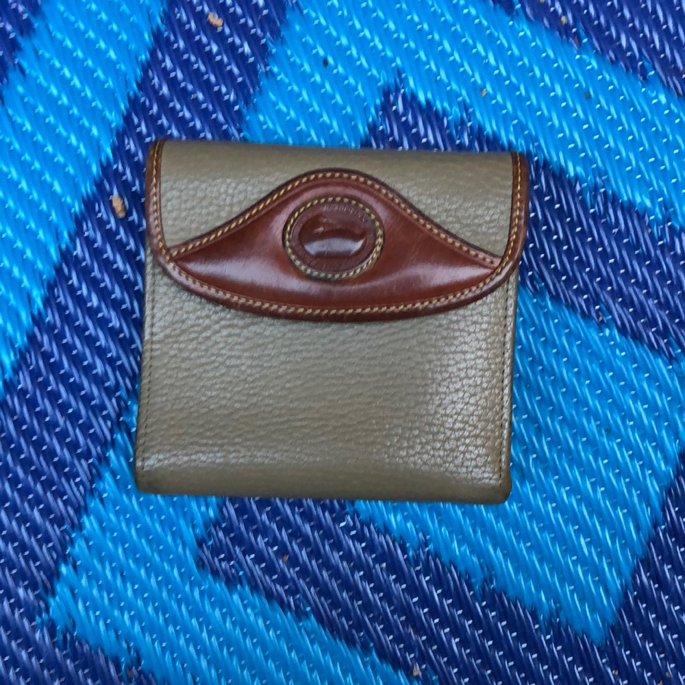 Dooney and Bourke Walet